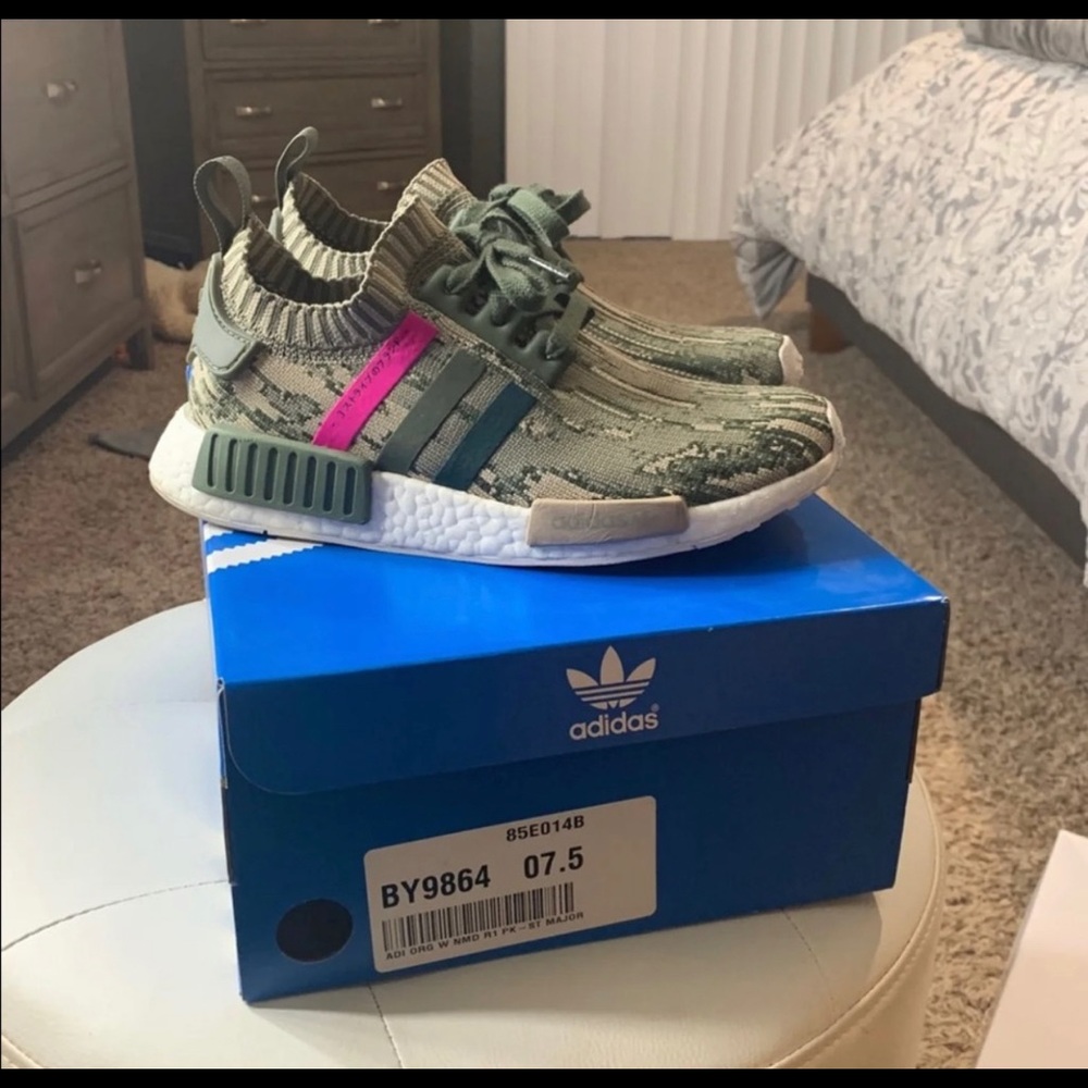 Addidas NMD R1 Primeknit 7.5 - Picture 2 of 5